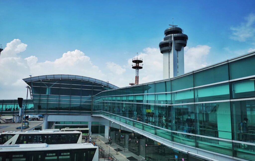 Hành khách khởi hành từ sân bay Tân Sơn Nhất với vé máy bay Sài Gòn Portland