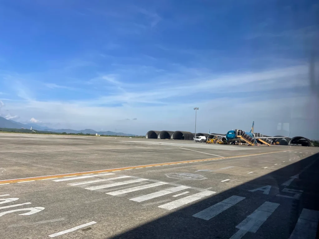 Máy bay Vietnam airlines phục vụ hành trình vé máy bay Tết từ Sài Gòn đi Chu Lai Quảng Nam 2026